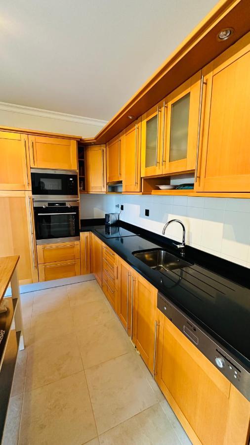 Amazing 2 Bedroom Apartment Near Beach With Pool Lagos Exterior photo