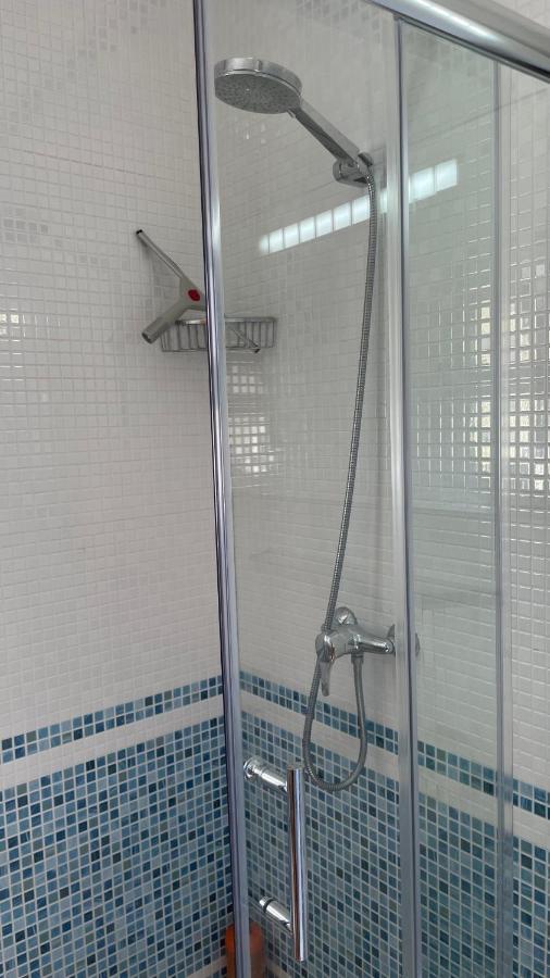 Amazing 2 Bedroom Apartment Near Beach With Pool Lagos Exterior photo