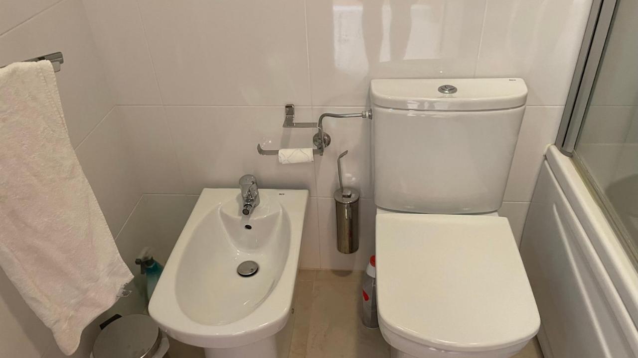 Amazing 2 Bedroom Apartment Near Beach With Pool Lagos Exterior photo